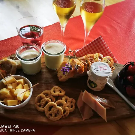 Les De La Weiss Nocleg ze śniadaniem