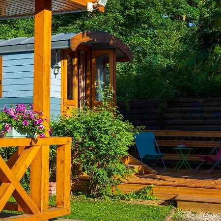 Les De La Weiss Nocleg ze śniadaniem